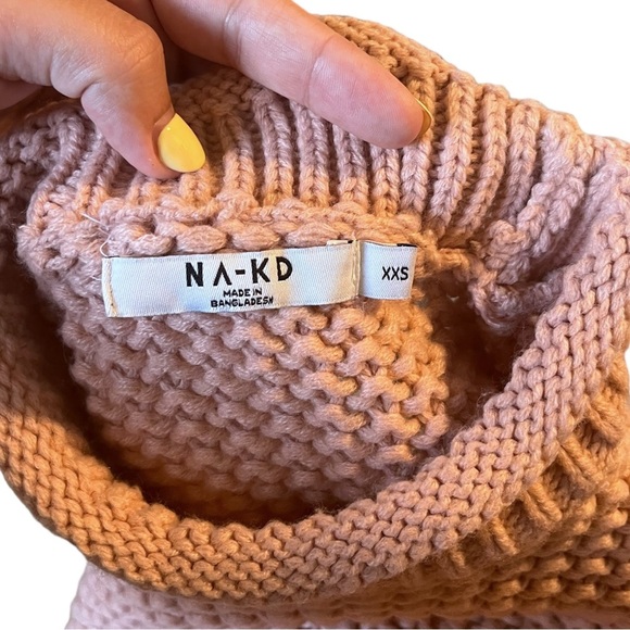 NA-KD Pale Pink Cropped High Neck Chunky Waffle Knit Oversized Pullover Sweater - Picture 8 of 9